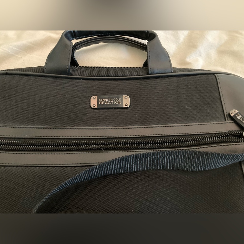 Kenneth Cole Reaction Black Briefcase Sleek Professional Design
